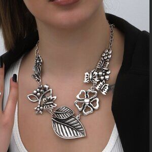 Antique Silver Plated Flower Design Statement Necklace